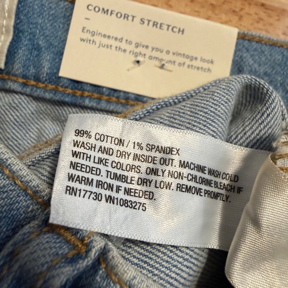 Universal Thread Women's Light Wash Embellished 9… - image 8